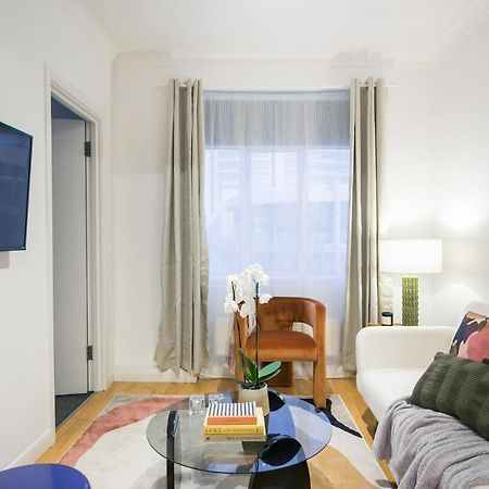 Perfectly Located 1 Bed Apartment Above Tube Station Londres Exterior foto