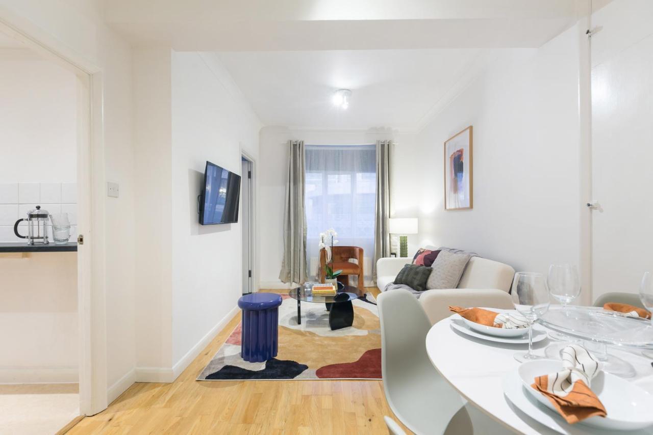 Perfectly Located 1 Bed Apartment Above Tube Station Londres Exterior foto